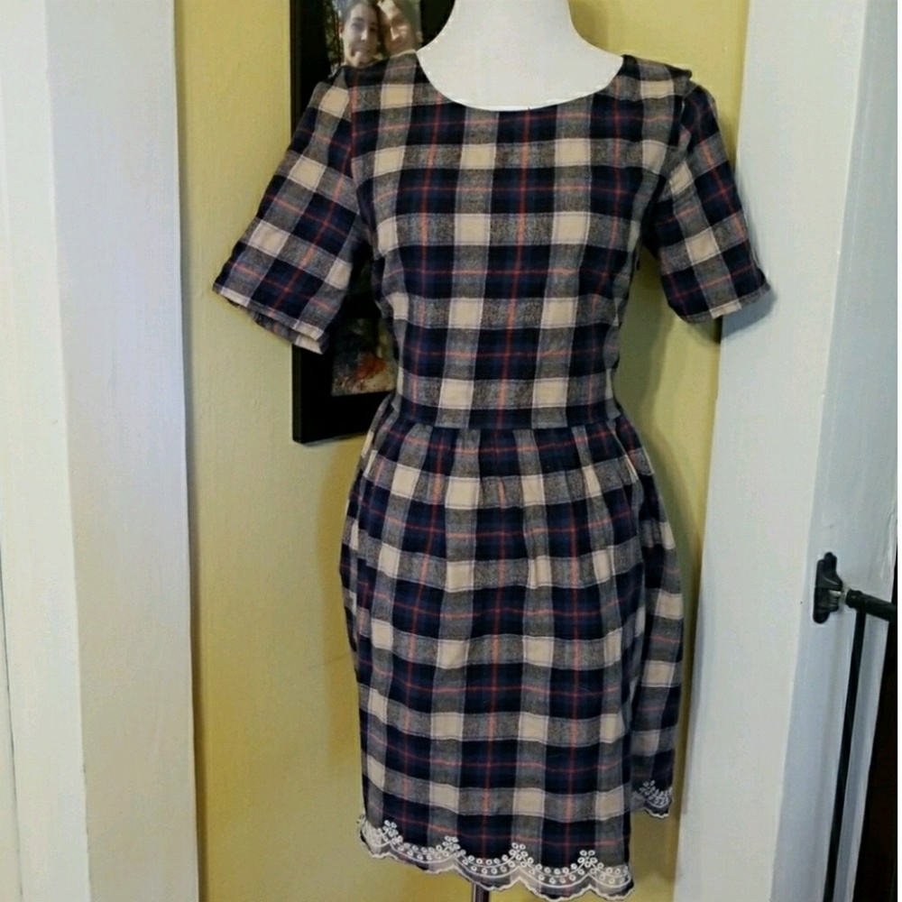 Sold Plaid fit and flare dress - Picture 5 of 5